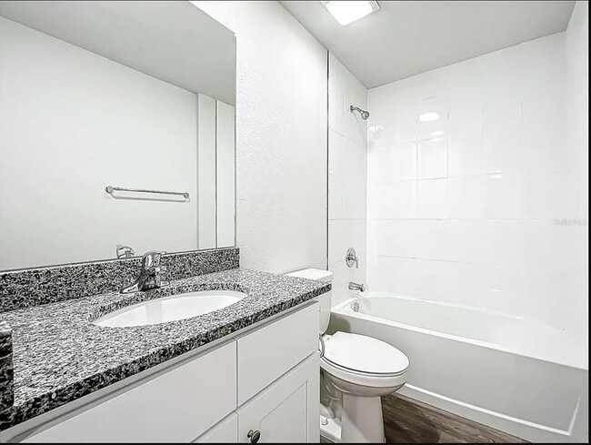 Building Photo - 1492 Biscayne Dr