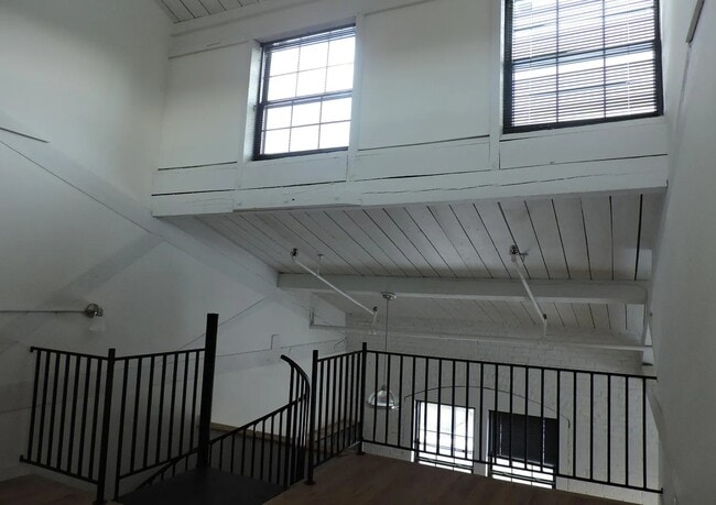 Loft - 69 King St