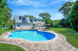 Building Photo - 8 Paynes Ln