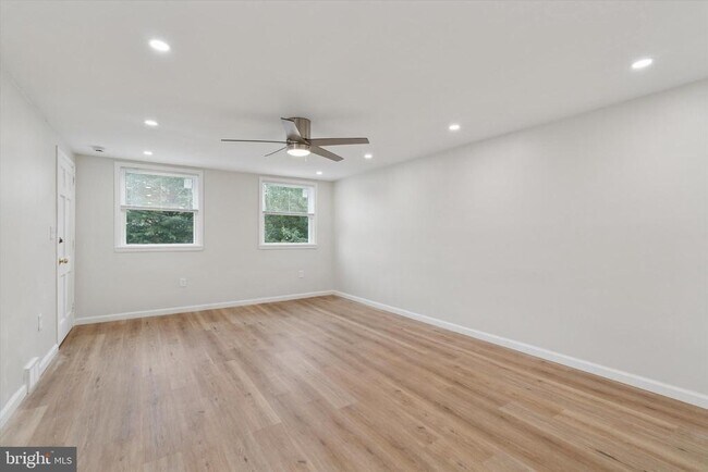 Foto del edificio - 421 W Jefferson St