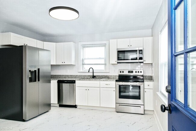 Foto del edificio - 2 br, 1 bath 4plex - 2610 Munson Street 3