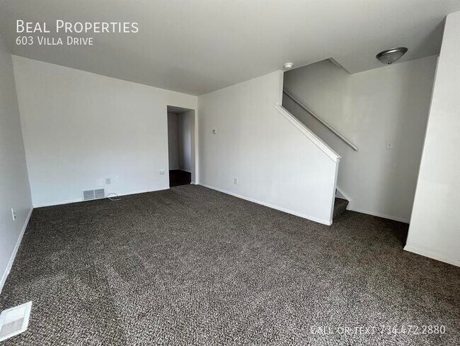 Building Photo - 603 Villa Dr