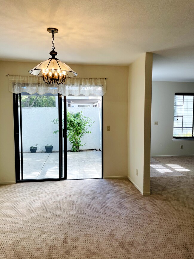 Fully enclosed Patio - 19920 Portal Plz