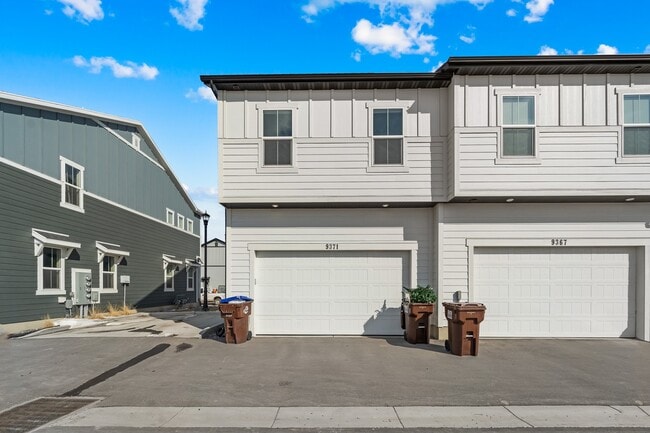 Building Photo - 9371 N Vernham Ln
