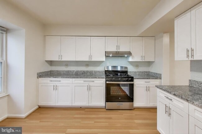 Photo - 18 Indian Hills Ct Townhome