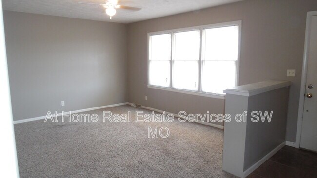Building Photo - 3103 W Silverleaf St
