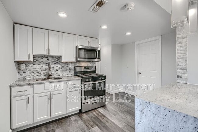 Foto del edificio - 4012 Fernhill Ave