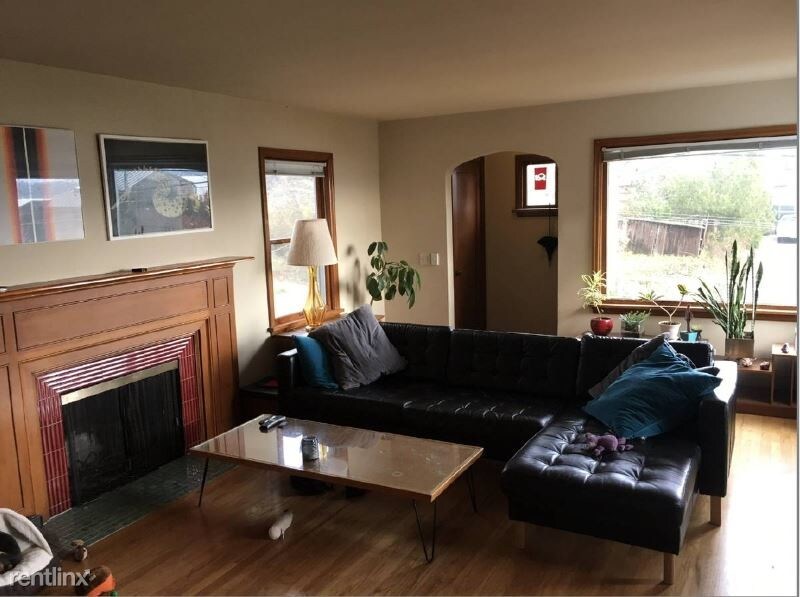 Building Photo - 1423 Madrona Dr