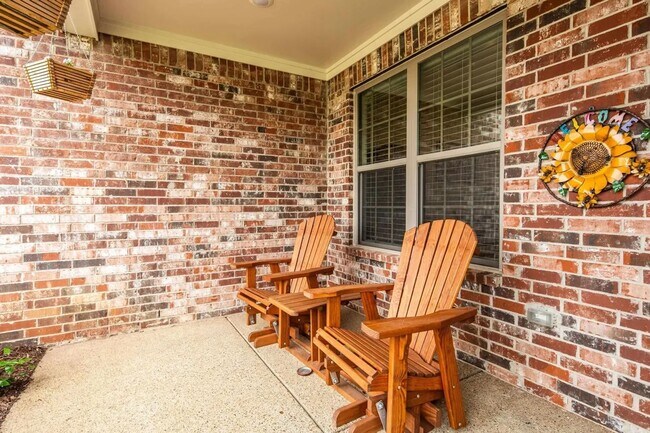 Foto del edificio - Custom Bartlett Home on Corner Lot with Mo...