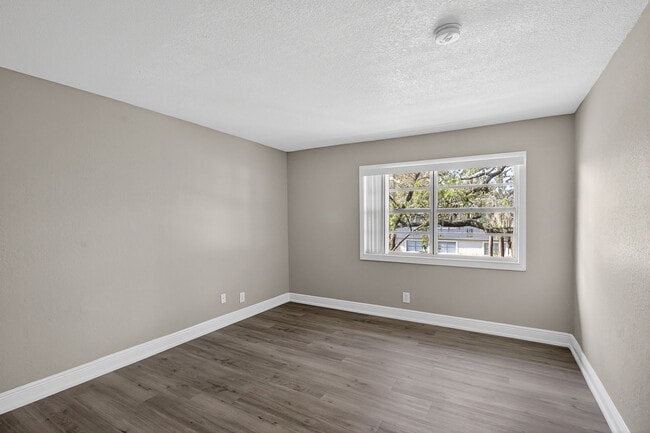 Foto del edificio - Willow Brooke Apartments