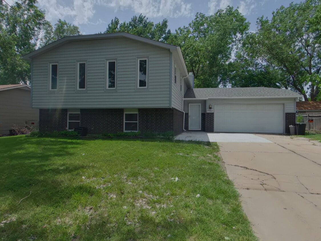 Primary Photo - 4027 Danbury St