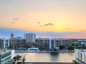 Building Photo - 3505 S Ocean Dr