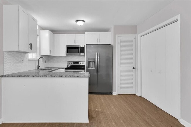 Building Photo - 3033 Parkside Ct