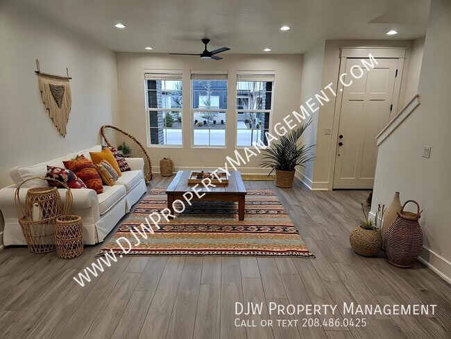 Foto del edificio - 1338 N Meadowglen Ave