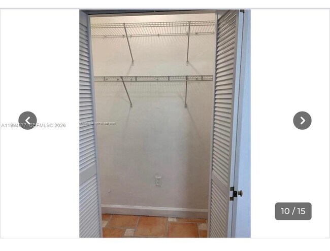 Foto del edificio - 4230 SW 11th St