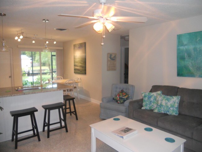 Foto del edificio - 99 SW Hideaway Place
