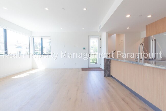 Foto del edificio - 1542 N Hoover St