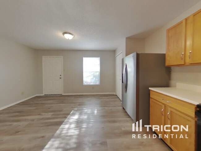 Foto del edificio - 8643 Hopewell Ct