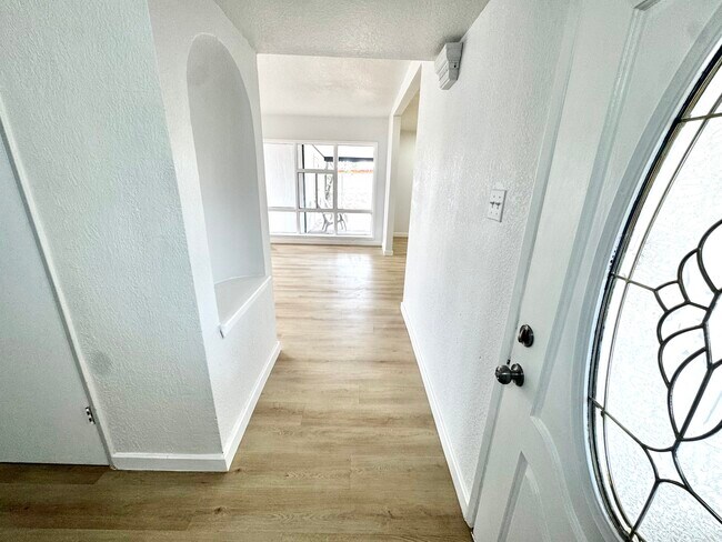 Foto del edificio - 5102 Beals Dr
