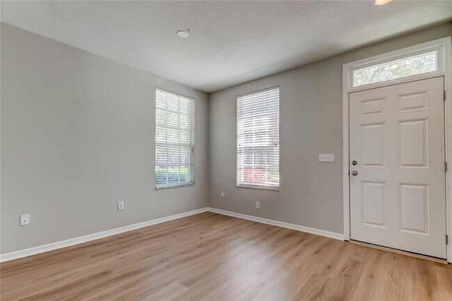 Foto del edificio - 10012 Tate Ln
