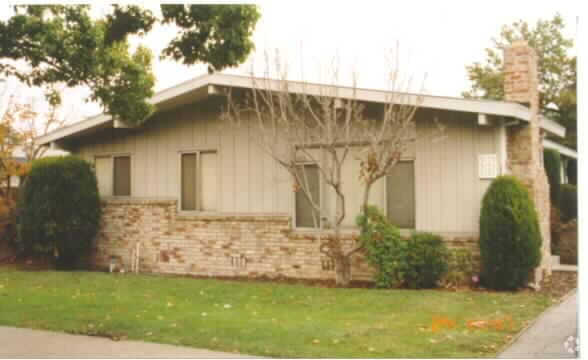 Building Photo - 3133 Alma St