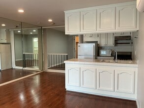 Building Photo - 17210 Newhope St