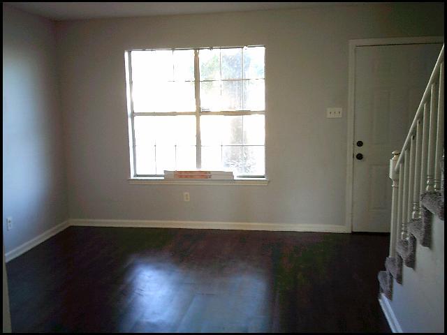 Building Photo - 1805 Sanford Dr