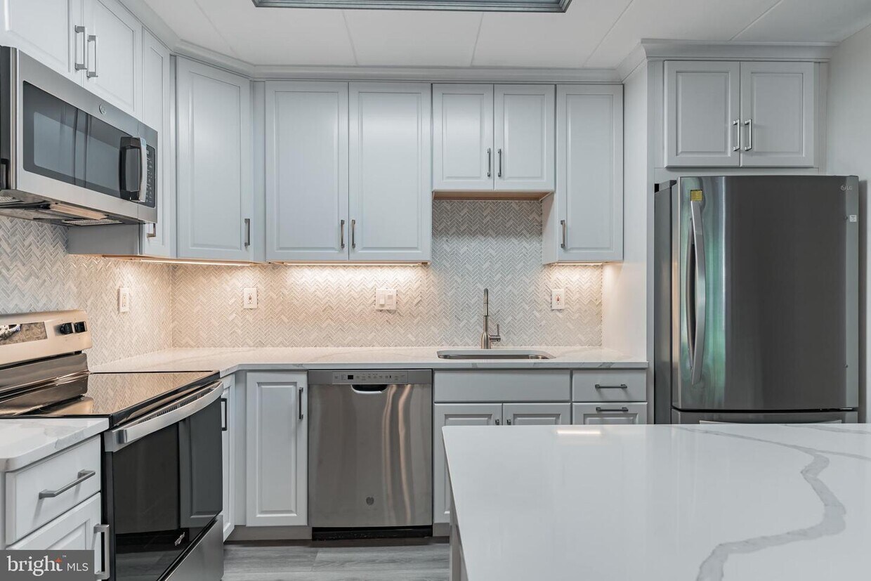 Foto principal - 6210 Edsall Rd