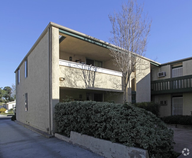 Building Photo - 524 W Wilshire Ave