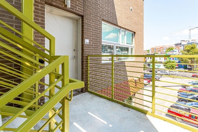 Building Photo - 1932 9th St NW