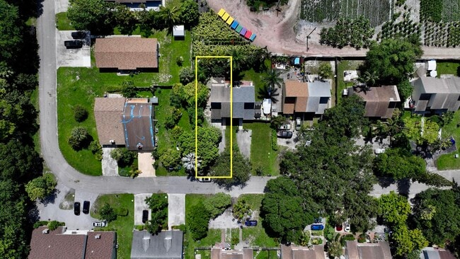 Building Photo - 9243 Green Meadows Way