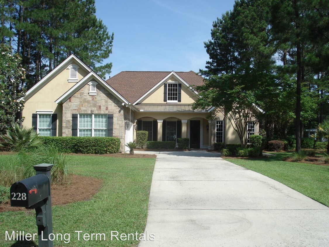 Foto principal - 3 br, 2 bath House - 228 Cypress Court