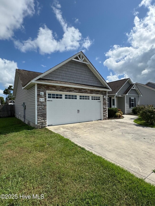 Building Photo - 410 Bristol Ln