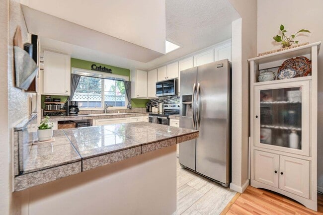 Photo - 821 Florin Rd House