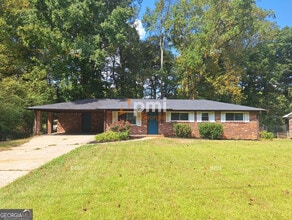Building Photo - 6139 Lullwater Dr