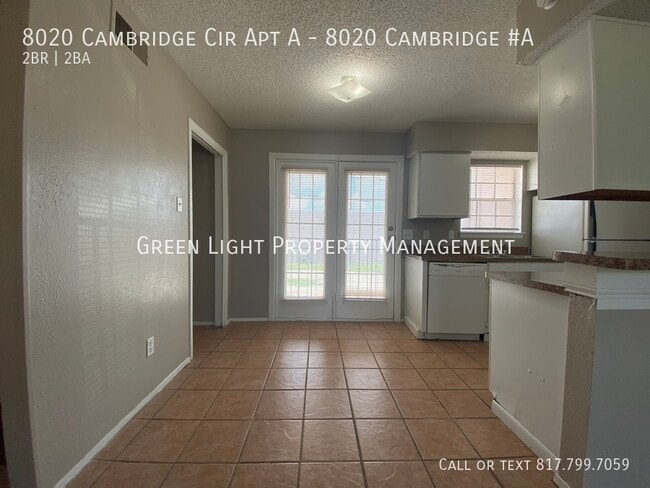 Building Photo - 8020 Cambridge Cir