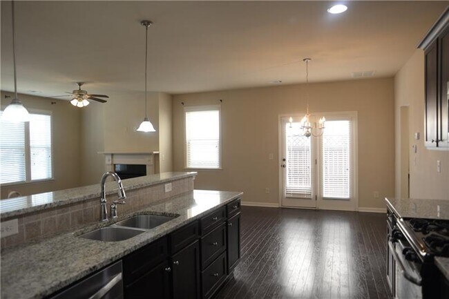 Foto del edificio - 776 Village Field Ct NW