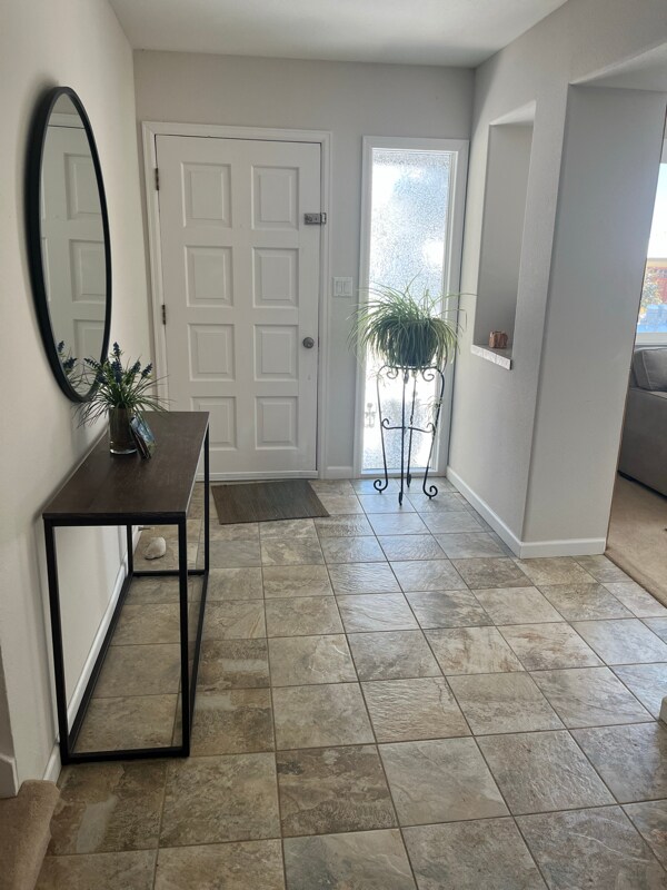 Building Photo - 2240 Hillsdale Cir