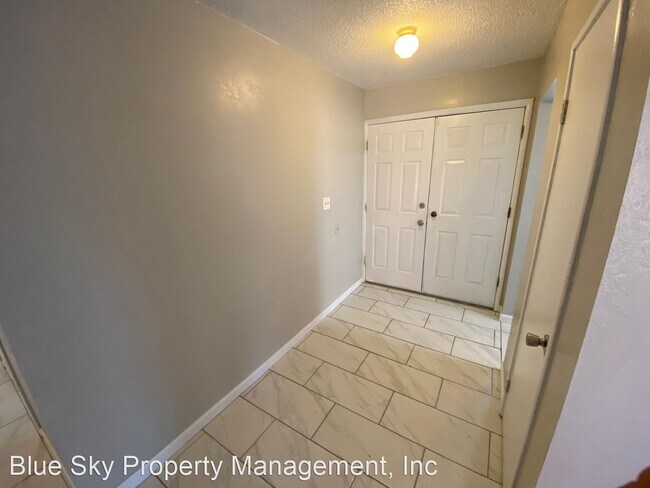 Foto del edificio - 3 br, 2 bath House - 3424 W Tulare Ave