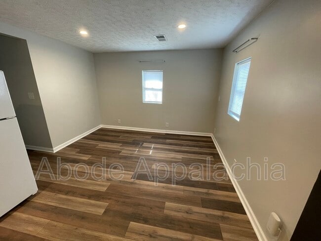 Building Photo - 1231 Collins Hwy