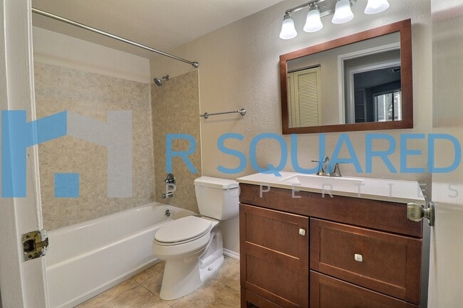 Foto del edificio - 16925 Inglewood Rd NE