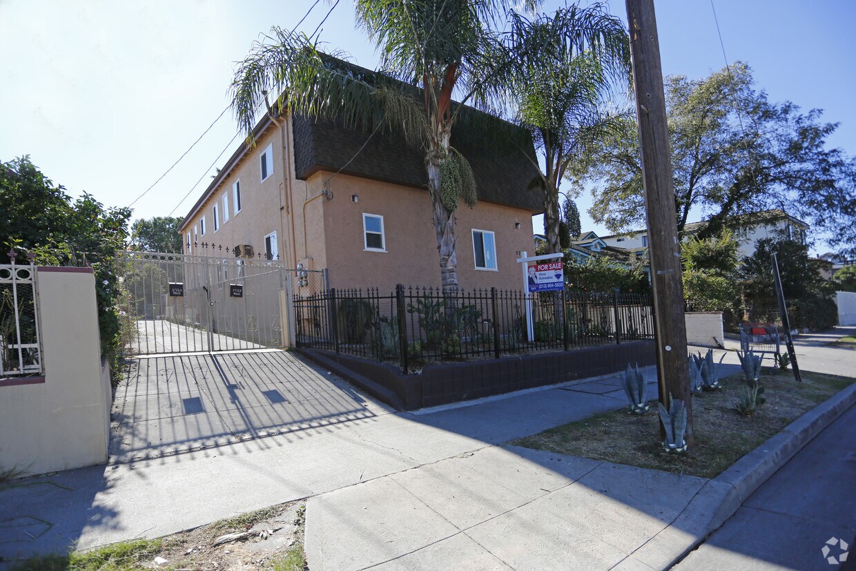 Building Photo - 5756 Aldama St