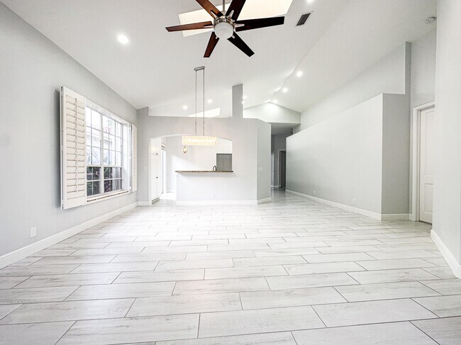 Foto del edificio - 6255 NW 24th St