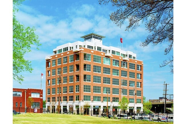 Foto del edificio - ACCC 605 LR LLC