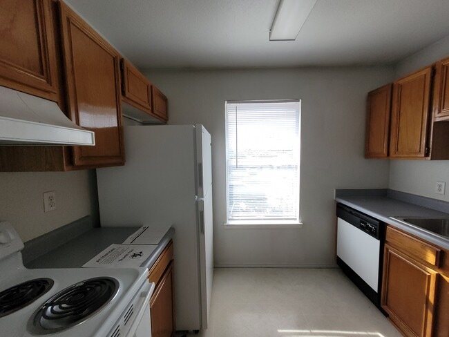 Building Photo - 1706 Windward Dr
