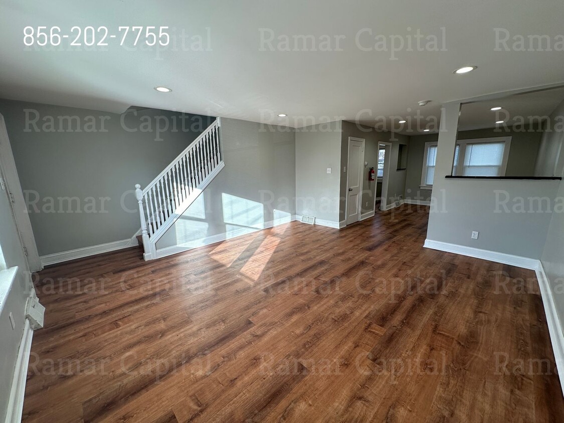 Foto principal - East Camden Spacious 3 bedroom Home - Show...