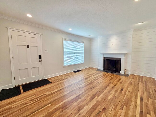 Foto del edificio - Beautiful Home in Millcreek, UT!