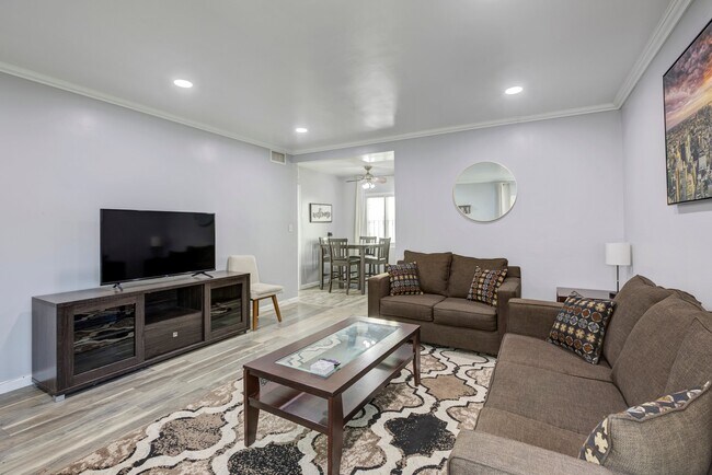 Foto del edificio - 721 Larch St