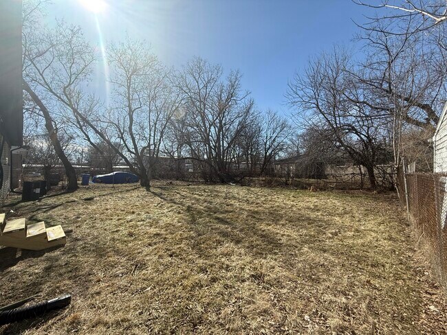 Foto del edificio - 4052 Burton St