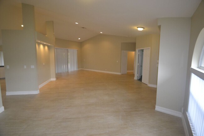 Foto del edificio - 5454 NW 87th Ter